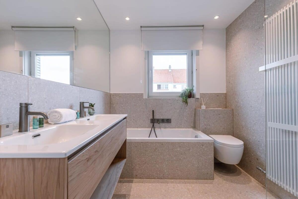 Huswell - Spacious Bungalow With Garden Near The Beach & Sea ミデルケルケ エクステリア 写真